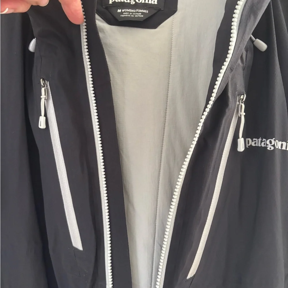 Patagonia Black Womens Jacket - Picture 6 of 7